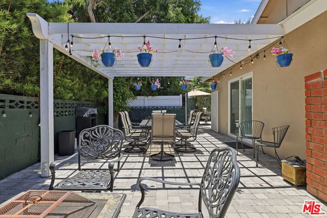 5220 Mary Ellen Avenue, Sherman Oaks, CA 91401