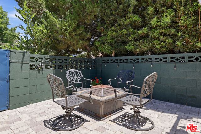 5220 Mary Ellen Avenue, Sherman Oaks, CA 91401