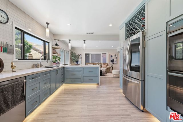 5220 Mary Ellen Avenue, Sherman Oaks, CA 91401