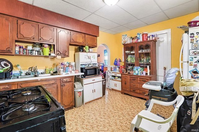 208 Crescent Street, Goshen, IN 46528