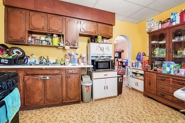 208 Crescent Street, Goshen, IN 46528