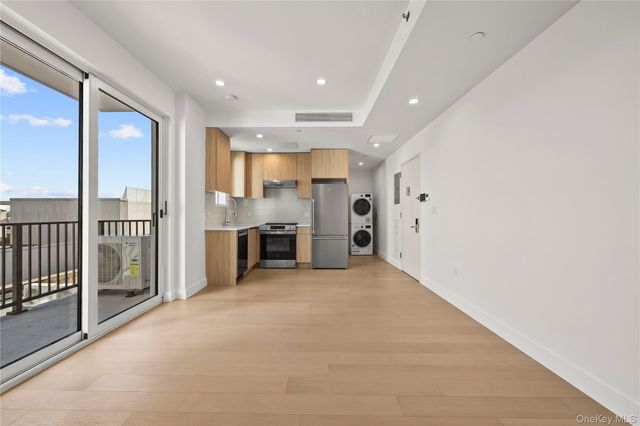 150-02 Northern Boulevard 3C, Flushing, NY 11354