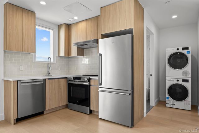 150-02 Northern Boulevard 3C, Flushing, NY 11354