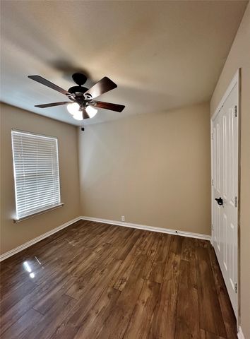 7235 La Mancha, Grand Prairie, TX 75054