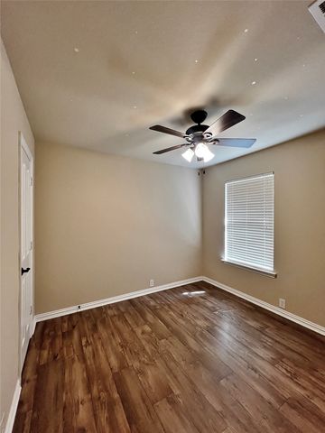 7235 La Mancha, Grand Prairie, TX 75054