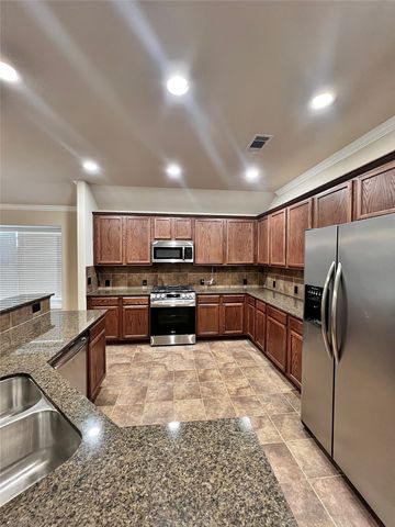 7235 La Mancha, Grand Prairie, TX 75054