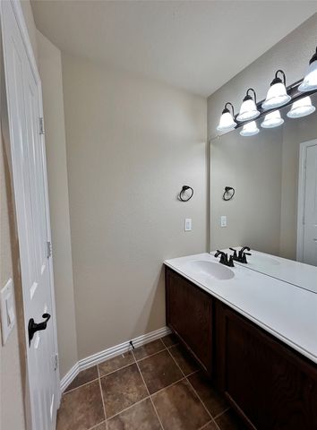 7235 La Mancha, Grand Prairie, TX 75054