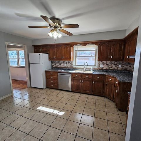 803 Spruce Street, Frontenac, KS 66763