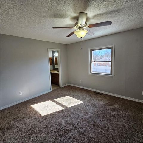 803 Spruce Street, Frontenac, KS 66763