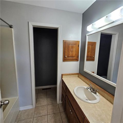 803 Spruce Street, Frontenac, KS 66763