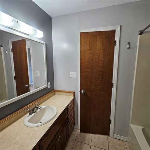 803 Spruce Street, Frontenac, KS 66763