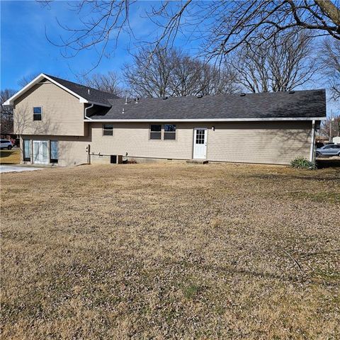 803 Spruce Street, Frontenac, KS 66763