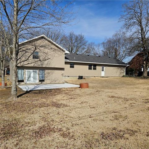 803 Spruce Street, Frontenac, KS 66763
