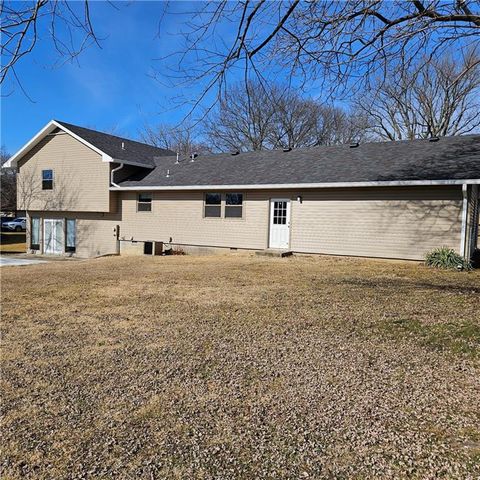 803 Spruce Street, Frontenac, KS 66763