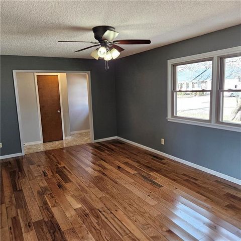 803 Spruce Street, Frontenac, KS 66763