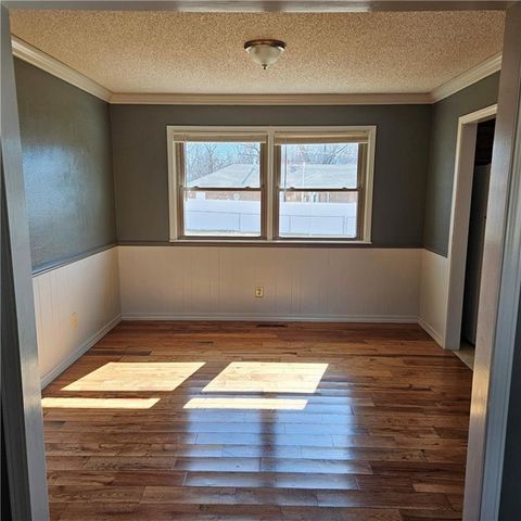 803 Spruce Street, Frontenac, KS 66763