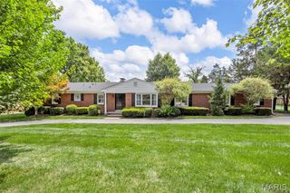1810 Gray Drive, St Louis, MO 63131
