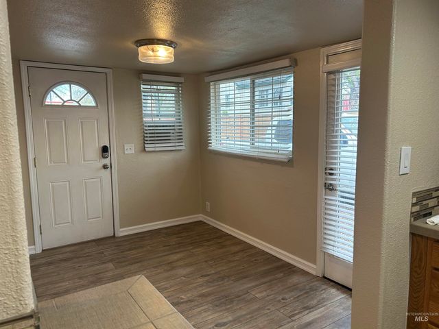 1704 S Vista Ave, Boise, ID 83705