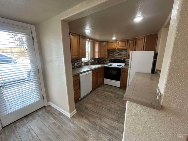 1704 S Vista Ave, Boise, ID 83705