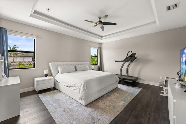 15450 NW 88th Ave, Miami Lakes, FL 33018