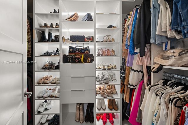 15450 NW 88th Ave, Miami Lakes, FL 33018