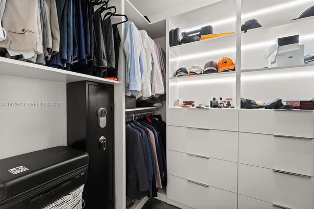 15450 NW 88th Ave, Miami Lakes, FL 33018