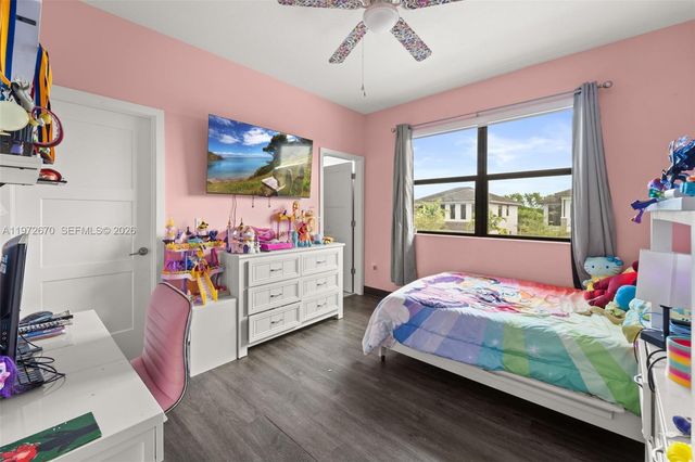 15450 NW 88th Ave, Miami Lakes, FL 33018