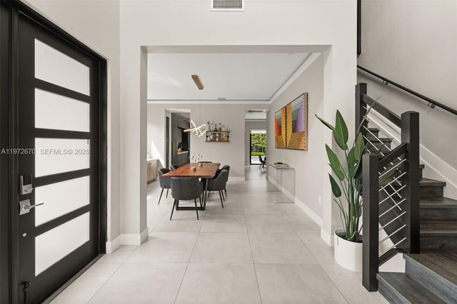 15450 NW 88th Ave, Miami Lakes, FL 33018