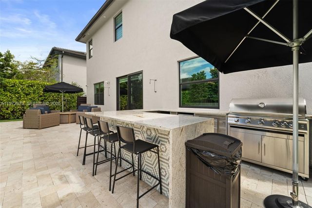 15450 NW 88th Ave, Miami Lakes, FL 33018