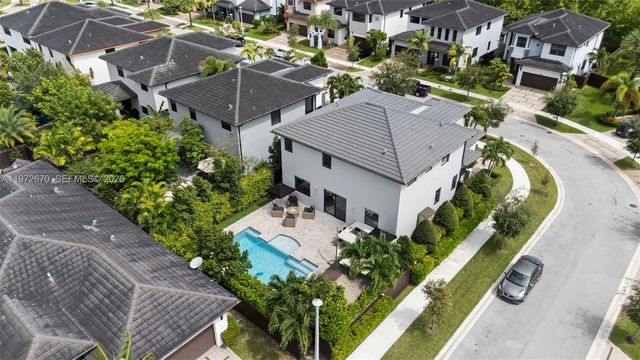 15450 NW 88th Ave, Miami Lakes, FL 33018