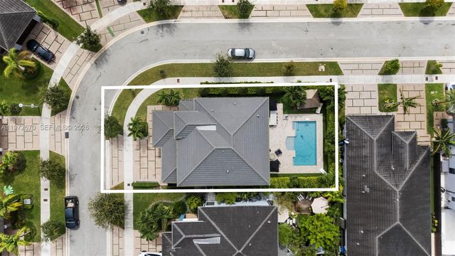 15450 NW 88th Ave, Miami Lakes, FL 33018