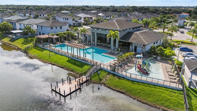 15450 NW 88th Ave, Miami Lakes, FL 33018