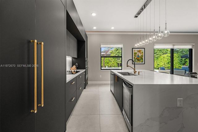 15450 NW 88th Ave, Miami Lakes, FL 33018