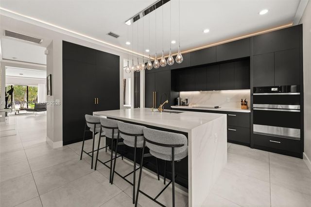 15450 NW 88th Ave, Miami Lakes, FL 33018