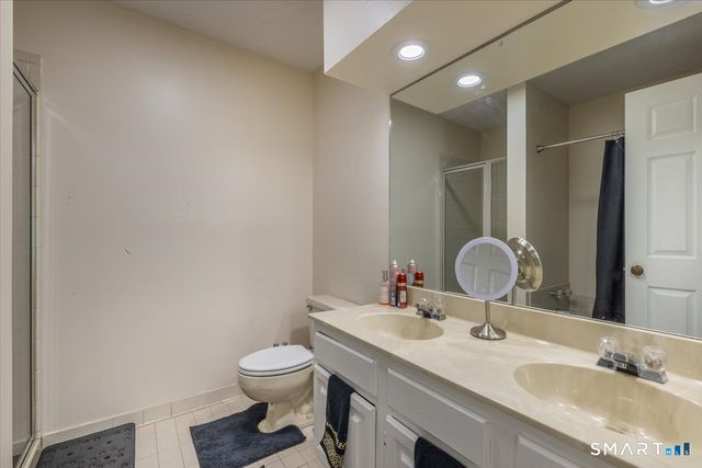 135 Mayfield Drive 135, Trumbull, CT 06611