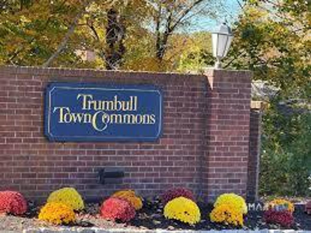 135 Mayfield Drive 135, Trumbull, CT 06611