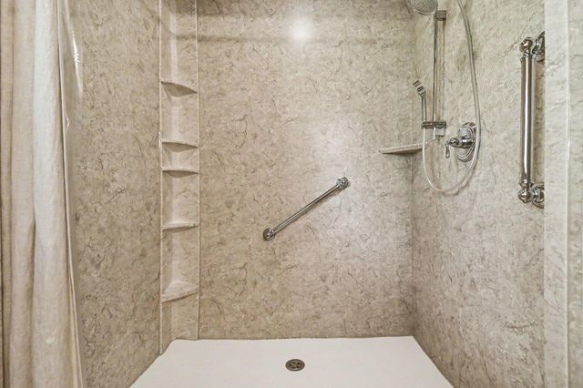2905 Midland Road, Bay City, MI 48706