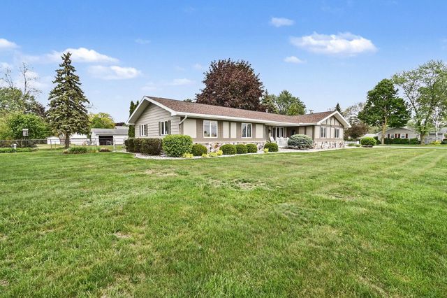 2905 Midland Road, Bay City, MI 48706