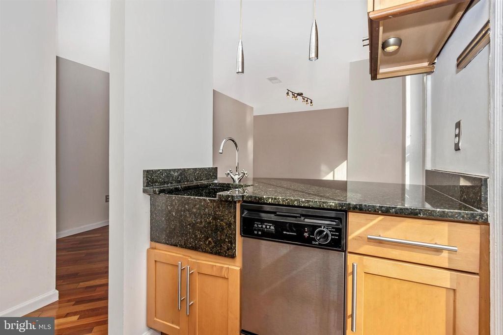 Image 11 of property listing at 103 S MARKET ST #301, Frederick, MD 21701