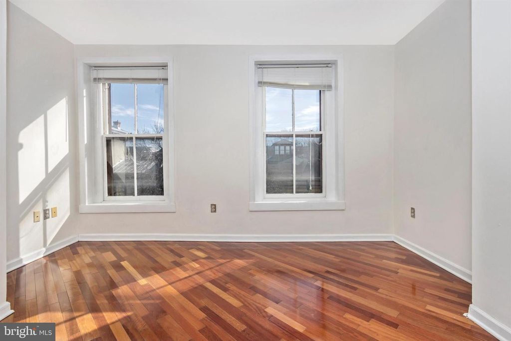 Image 13 of property listing at 103 S MARKET ST #301, Frederick, MD 21701