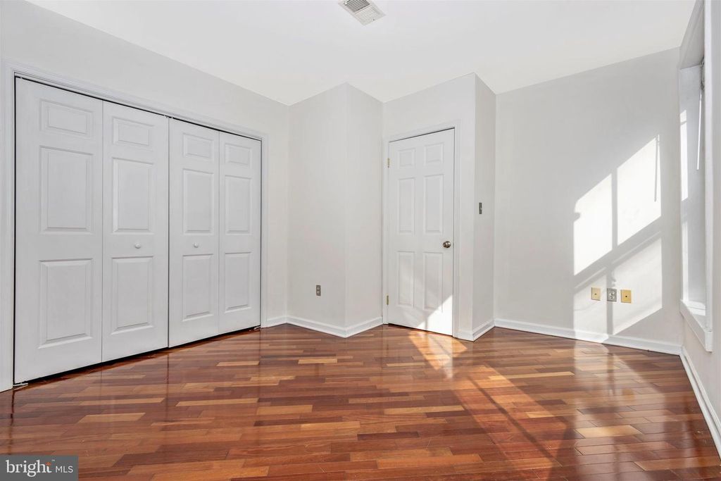 Image 14 of property listing at 103 S MARKET ST #301, Frederick, MD 21701