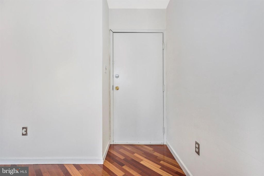 Image 2 of property listing at 103 S MARKET ST #301, Frederick, MD 21701