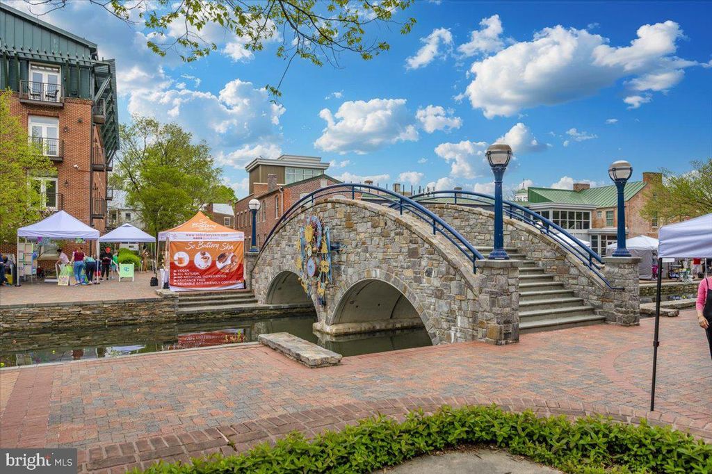 Image 22 of property listing at 103 S MARKET ST #301, Frederick, MD 21701