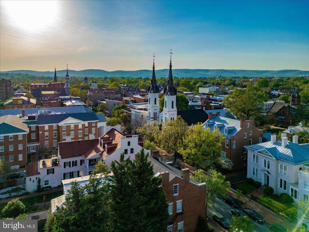 Image 24 of property listing at 103 S MARKET ST #301, Frederick, MD 21701