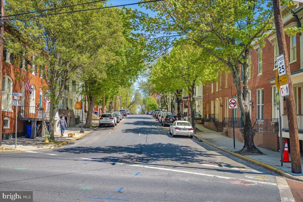 Image 25 of property listing at 103 S MARKET ST #301, Frederick, MD 21701