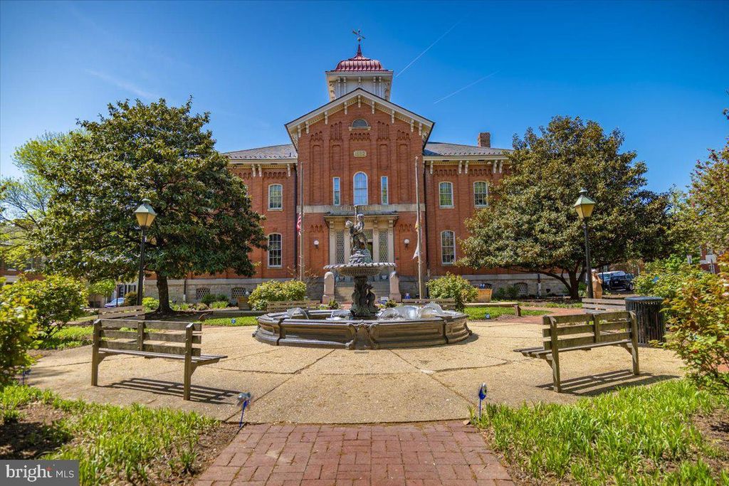 Image 26 of property listing at 103 S MARKET ST #301, Frederick, MD 21701