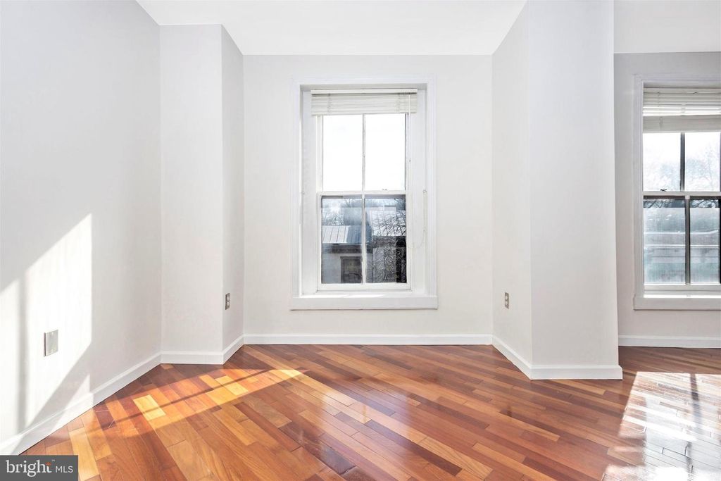 Image 5 of property listing at 103 S MARKET ST #301, Frederick, MD 21701