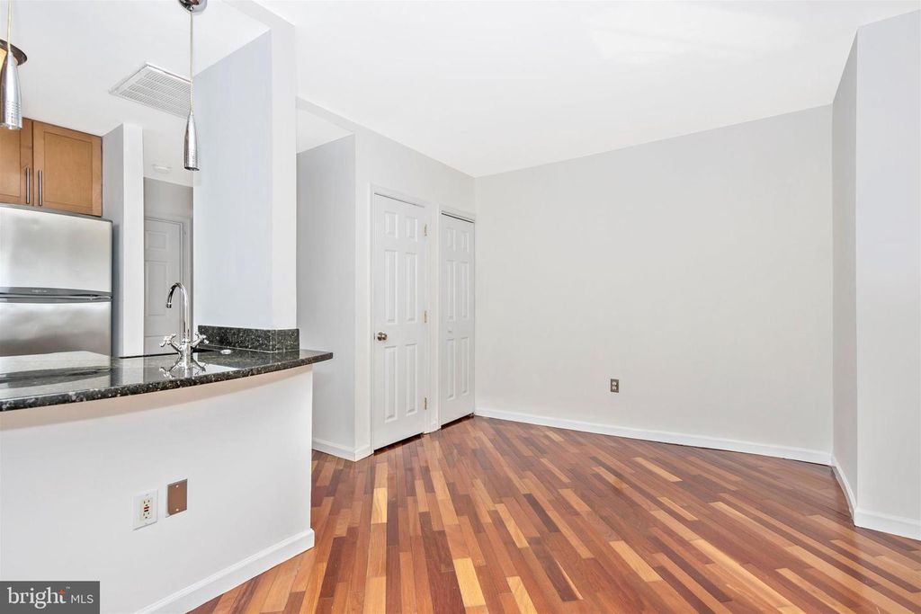Image 6 of property listing at 103 S MARKET ST #301, Frederick, MD 21701