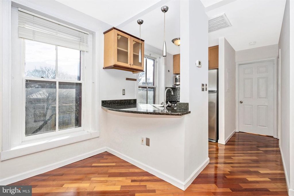 Image 7 of property listing at 103 S MARKET ST #301, Frederick, MD 21701