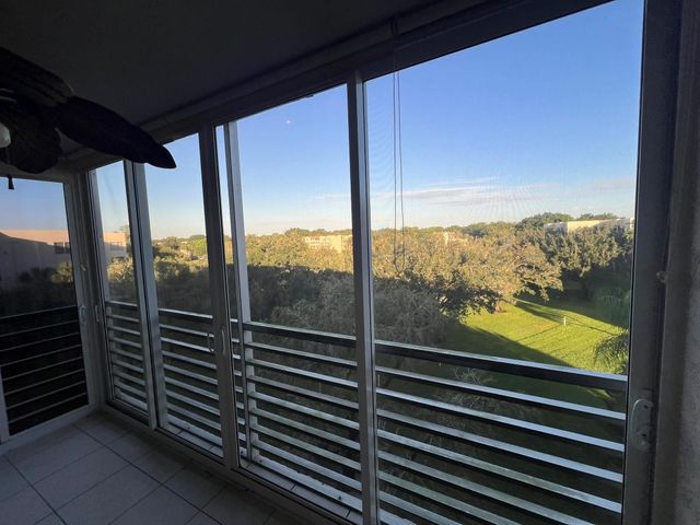 9501 Seagrape Drive 403, Davie, FL 33324